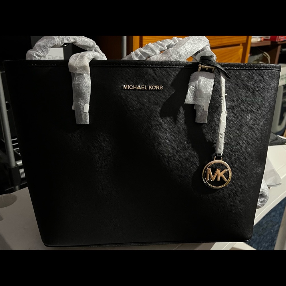 Michael kors tote